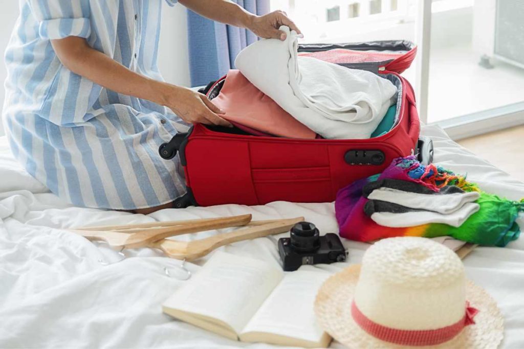 Ao arrumar sua mala você deve priorizar o  que vai precisar.